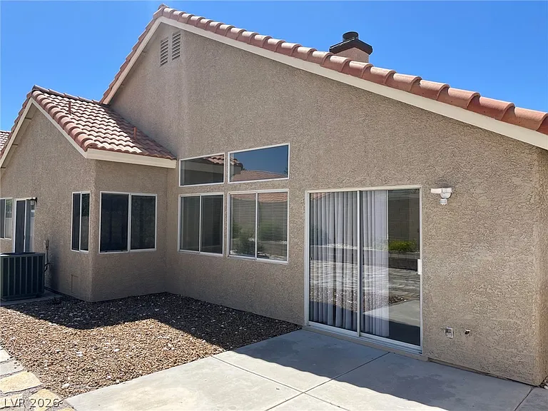 1316 Royal Creek Ct — Photo 27