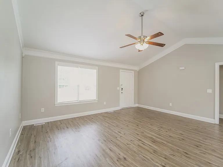 854 Loch Lomond Cir — Photo 5