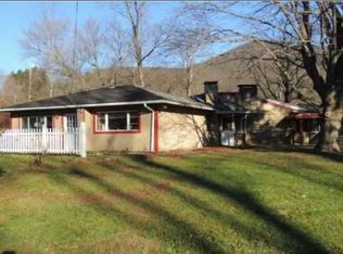 6 Oak Grove Ln, Emporium, PA 15834