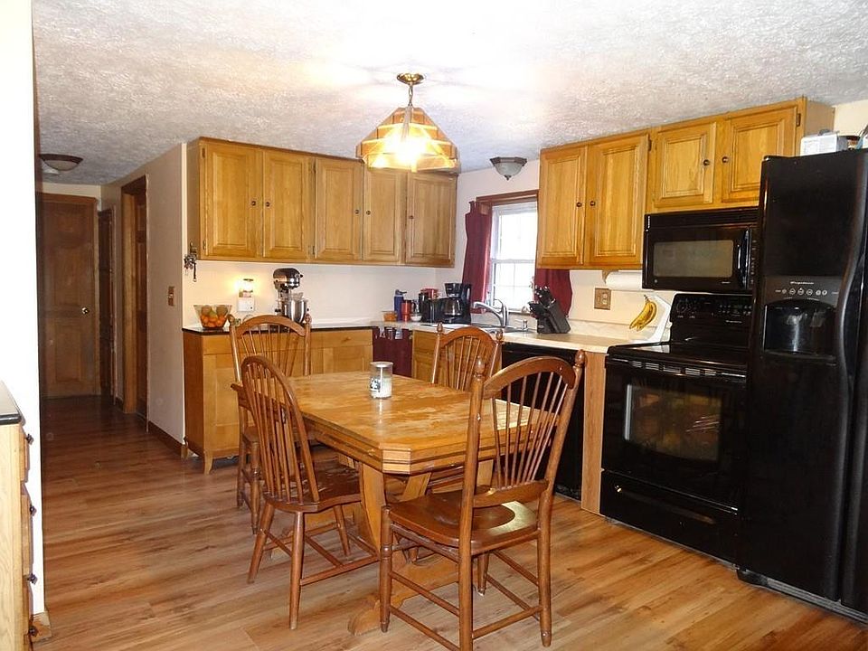 10 Lake Mattawa Rd, Orange, MA 01364 Zillow