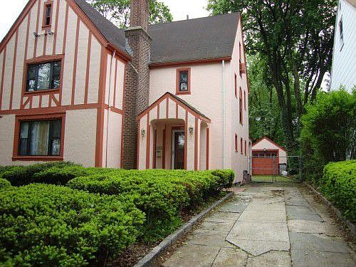 1st image of 126 E Cedar St