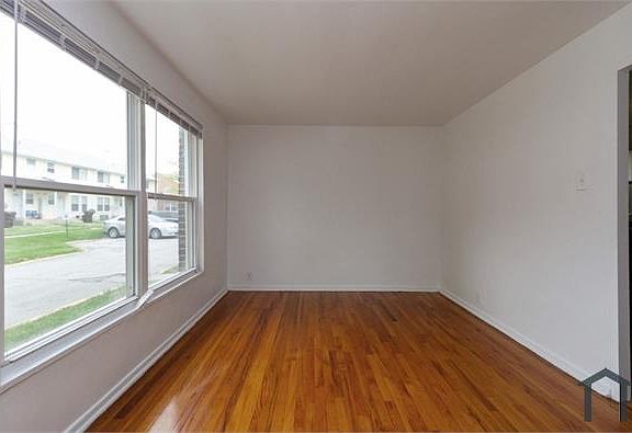 4th image of 335 Forest Blvd #3324