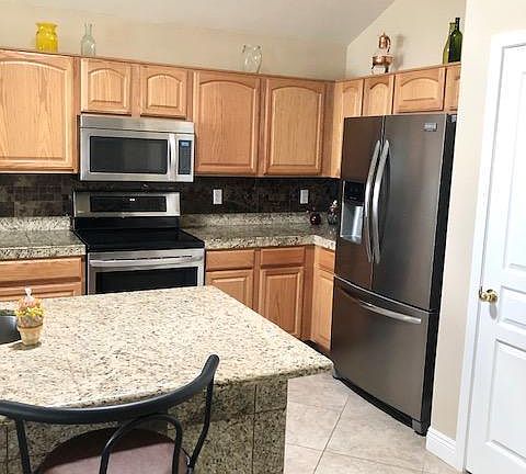 4th image of 46126 W Tulip Ln
