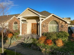 1040 Sandoz St, Central Pt, OR 97502