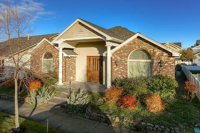 1040 Sandoz St photo 1