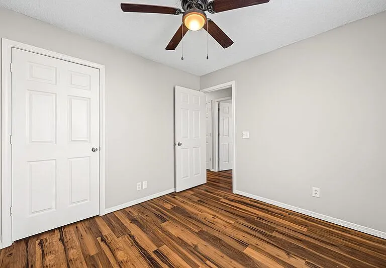 302 Parkcrest Dr — Photo 9
