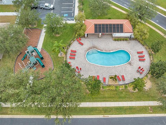 3rd image of 402 HALIFAX BAY COURT