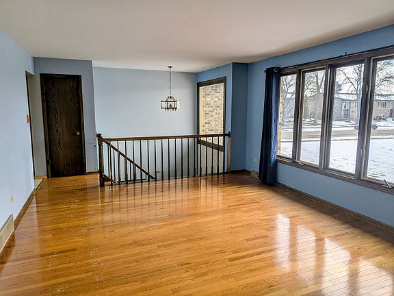4th image of 15340 Aubrieta Ln #1