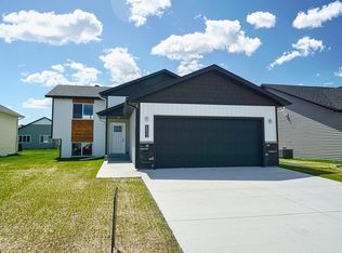 6033 78th Ave S, Horace, ND 58047