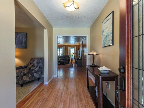 4th image of 2433 Killarney Cir