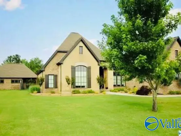 2906 Cedar Crk SW, Decatur, AL 35603