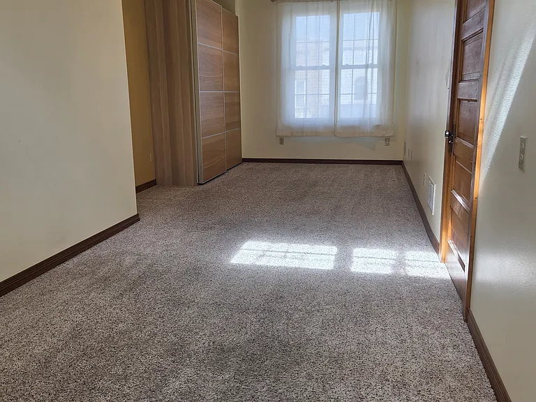 206 E Grand Ave #2 — Photo 5