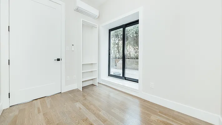 Rented by Nooklyn NYC LLC | media 7