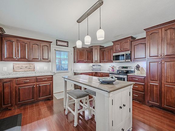 5th image of 825 Raymond McAnally Rd