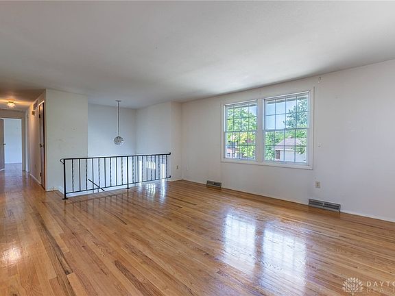 4th image of 4112 Silver Oak St