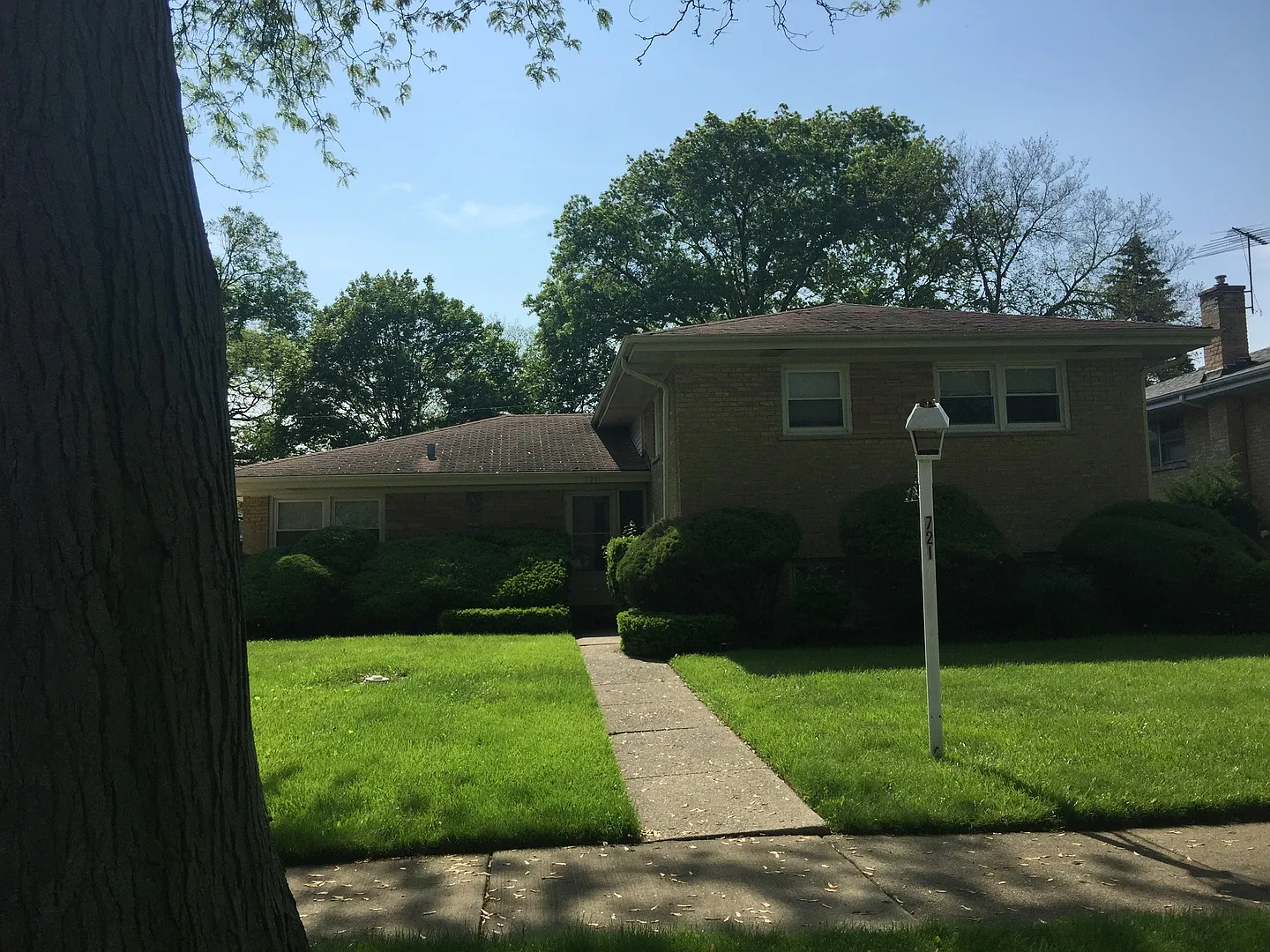 721 Lamon Ave photo 1