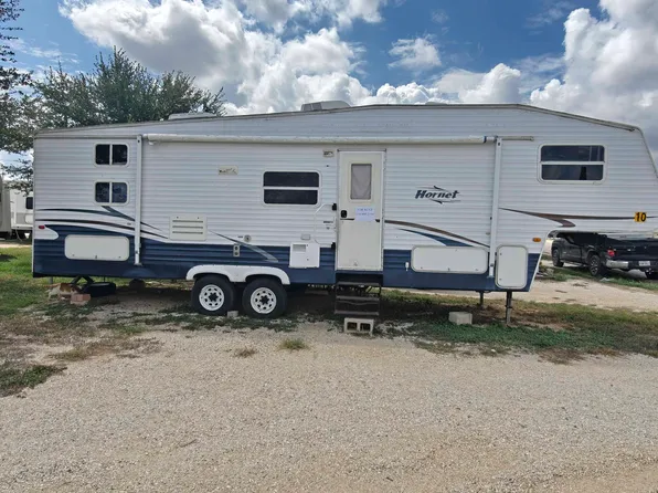 772 Humble Camp Rd #10-30, Pleasanton, TX 78064