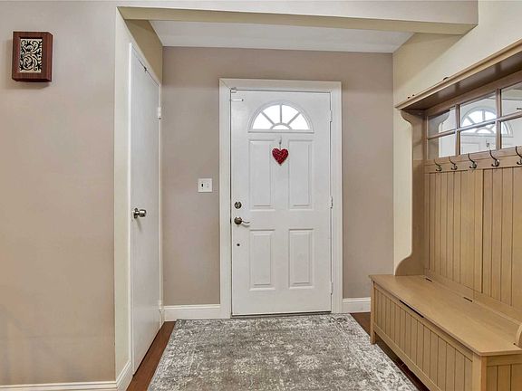 4th image of 18 Orchid Dr