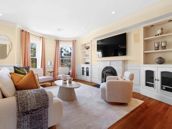 28 Rutland Sq APT 3, Boston, MA 02118