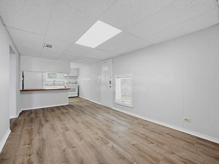 310 S Barrett Ave #101 — Photo 6