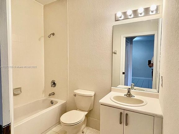 3rd image of 1536 SE 25th St Unit 102