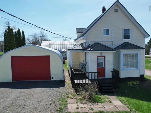 81 Queen St, Springhill, NS B0M 1X0