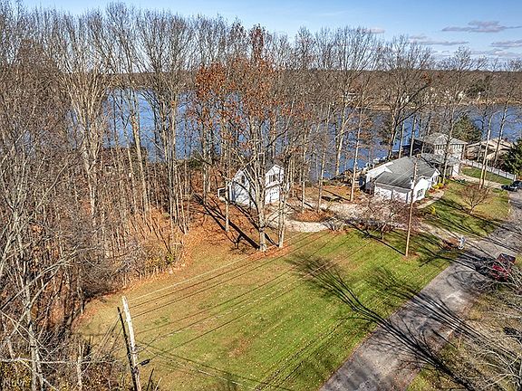3rd image of 205 Ashtabula Poin