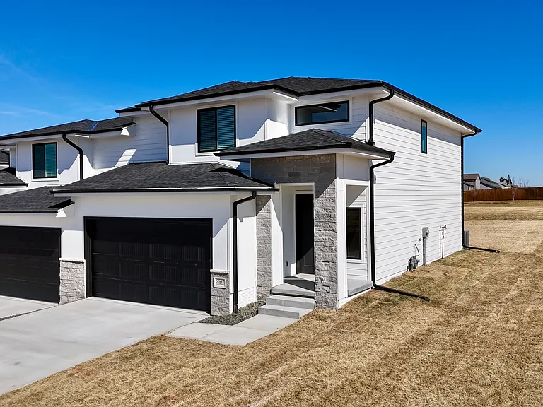 Coventry Wood Townhomes — Photo 3