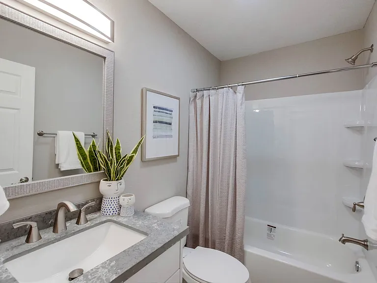 Eugene Eddy | Newly Renovated Apartment Homes — Photo 27