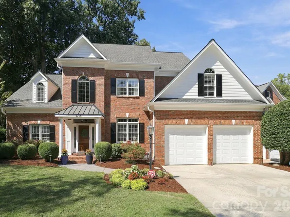 3716 Eastover Hills Ct, Charlotte, NC 28211