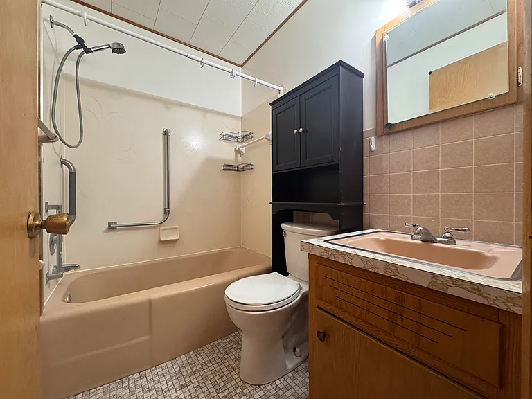 216 W Main St #1 — Photo 24