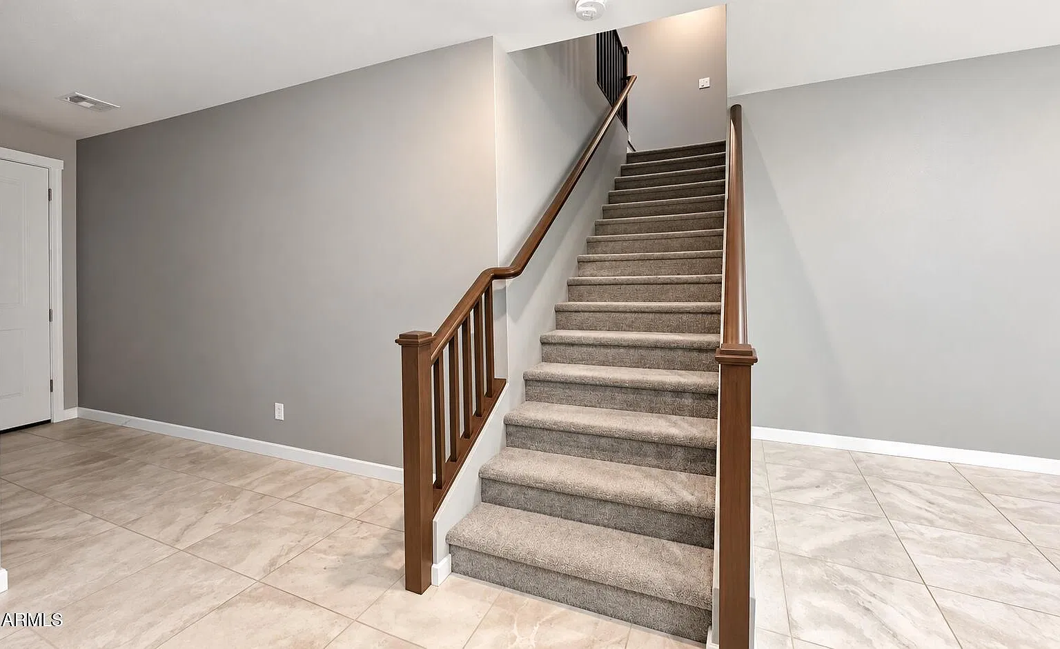 4 bed, 3.0 bath, 2009 sqft, $2,500 — Photo 2