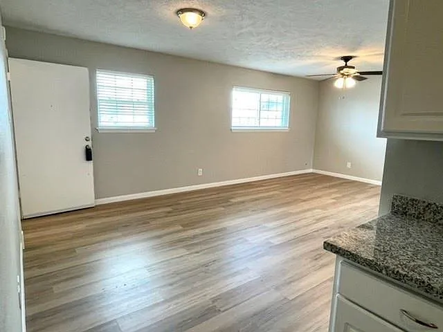 1 bed, 1.0 bath, 635 sqft, $950 — Photo 3