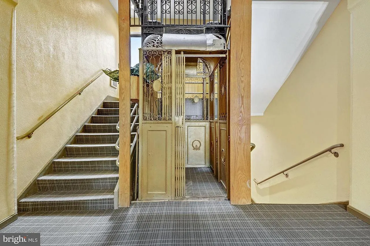 2 bed, 1.5 bath, 1115 sqft, $3,900 — Photo 3