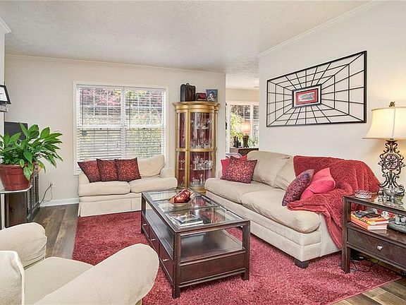 4th image of 809 Glenleaf Dr