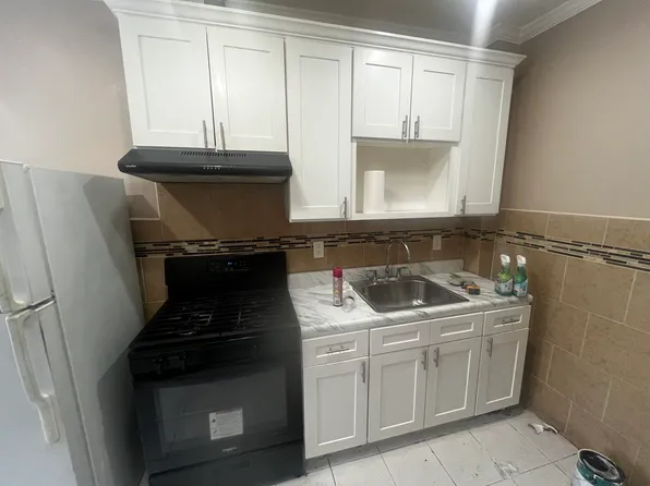 3129 Fulton Street image 1 of 15