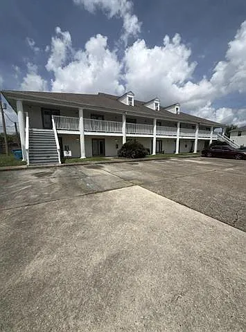 76 Carriage Ln #9