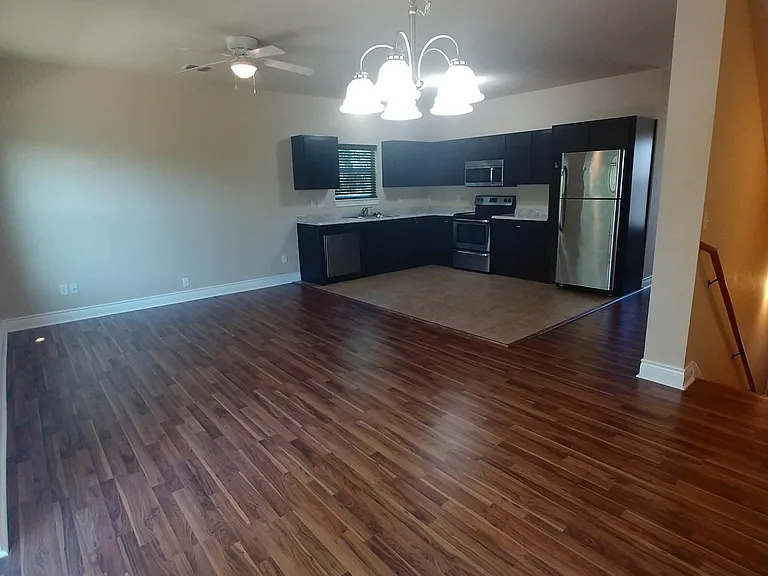 607 Creek Dr — Photo 13