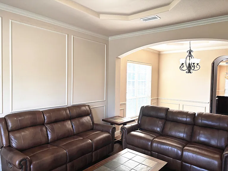 3030 McGregor Dr — Photo 2