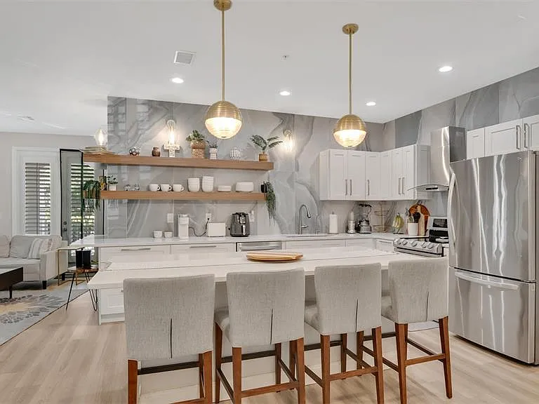1674 Lakemont Ave #102 — Photo 3