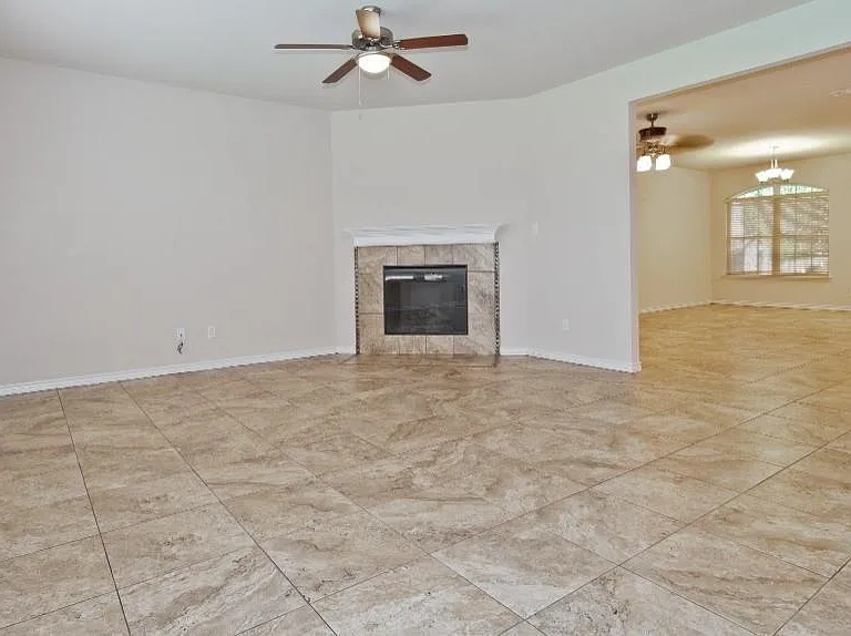 506 Port Royale Way — Photo 2