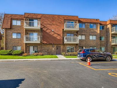 707 W Central Rd APT A6, Mount Prospect, IL, 60056