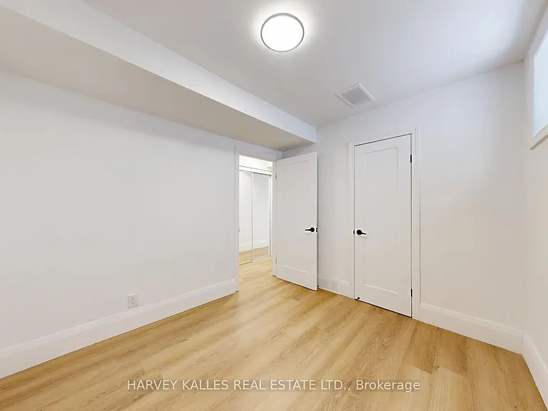 1252 Davenport Rd #1 — Photo 16
