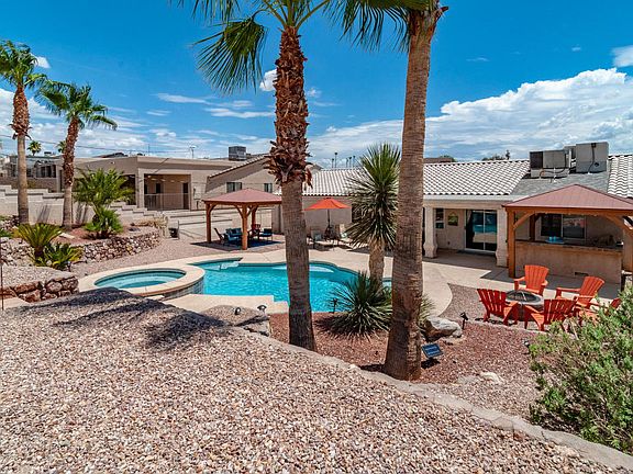 3rd image of 1931 Cabana Dr