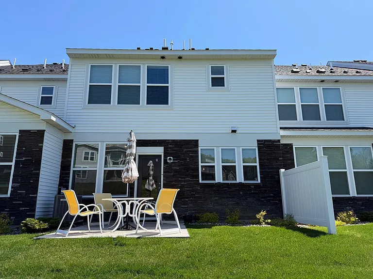 6285 Larkspur Ln — Photo 16