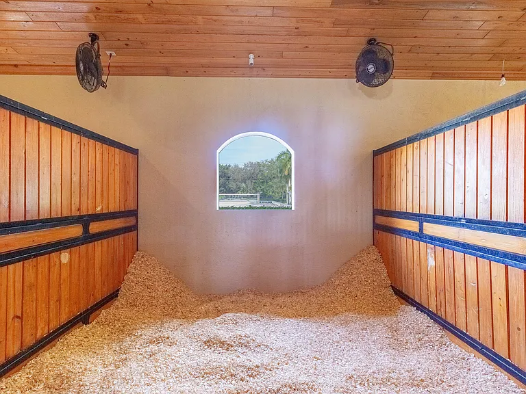 14943 Paddock Dr — Photo 14