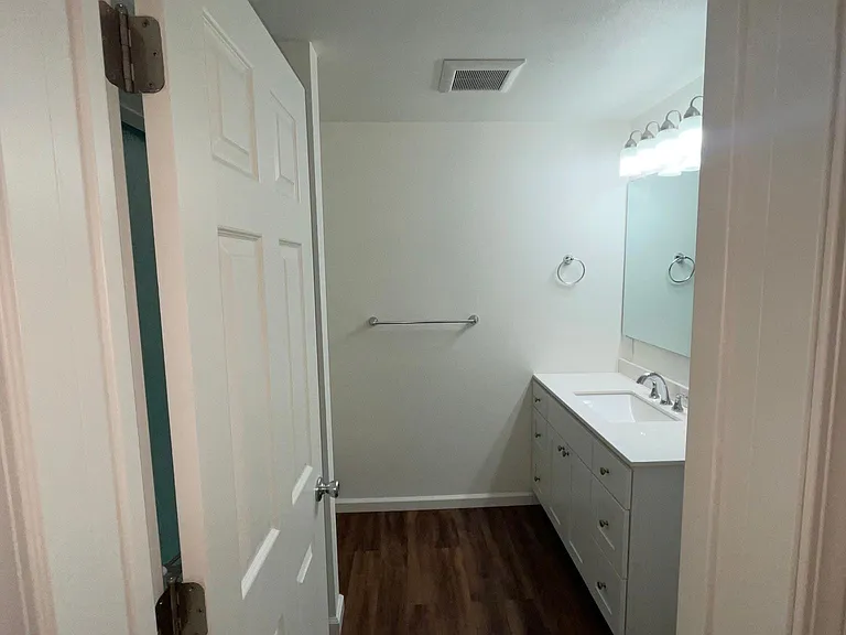 Forest View Apartments — Photo 6