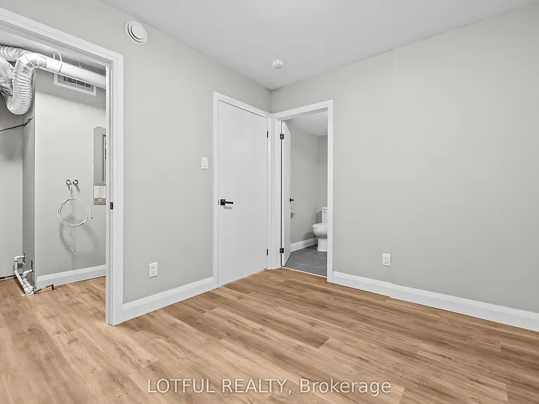 516 Tweedsmuir Ave W #A — Photo 11