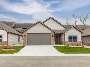 421 Stillwood Dr, Branson, MO 65616
