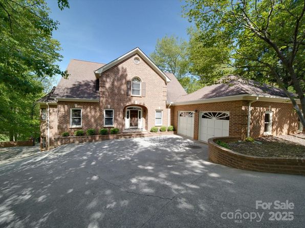 209 Tinkham Trl, Cramerton, NC 28032
